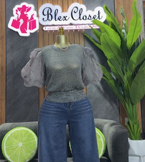 Stretchy knitted top
