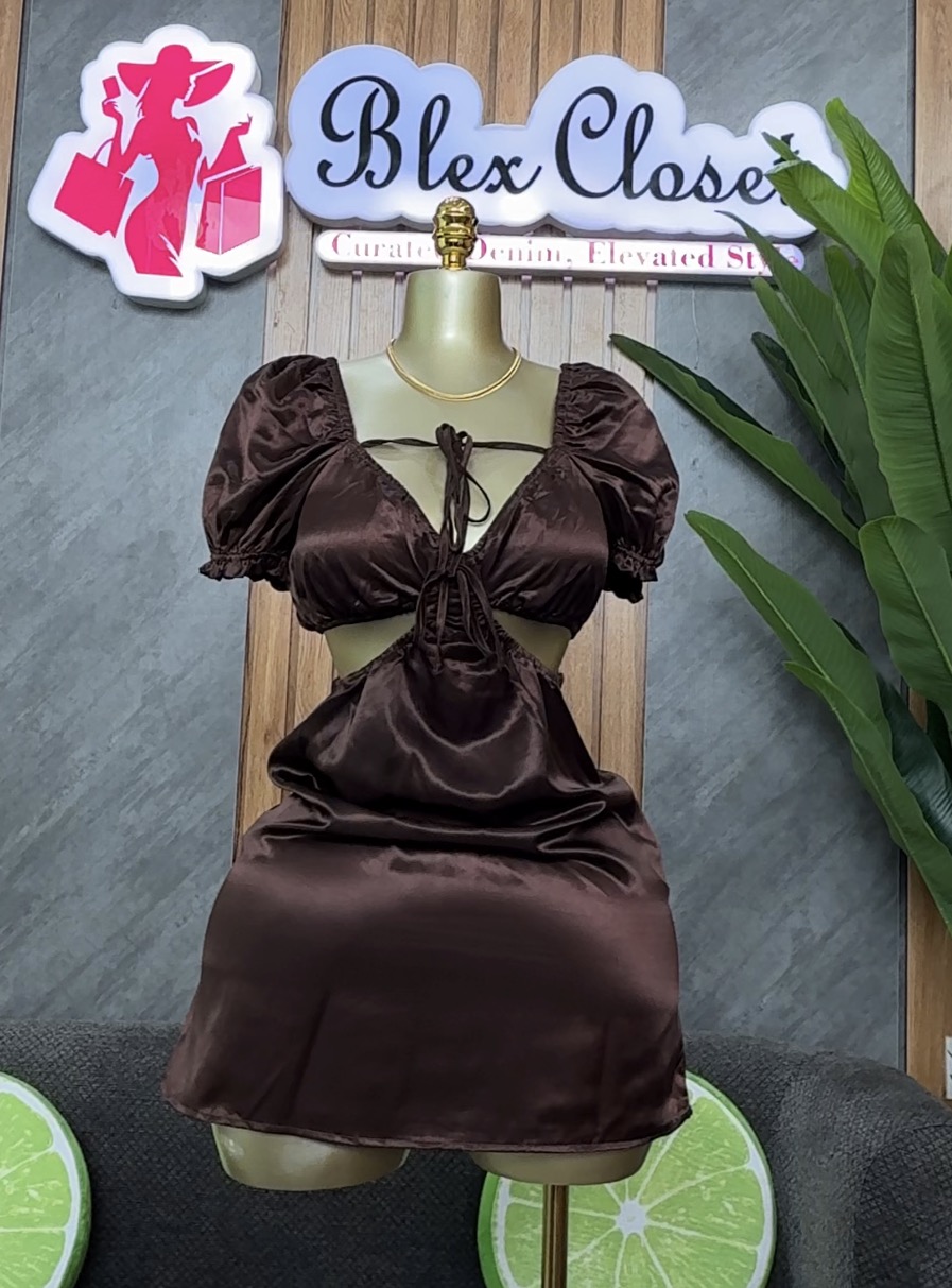 Non stretchy stylish gown 